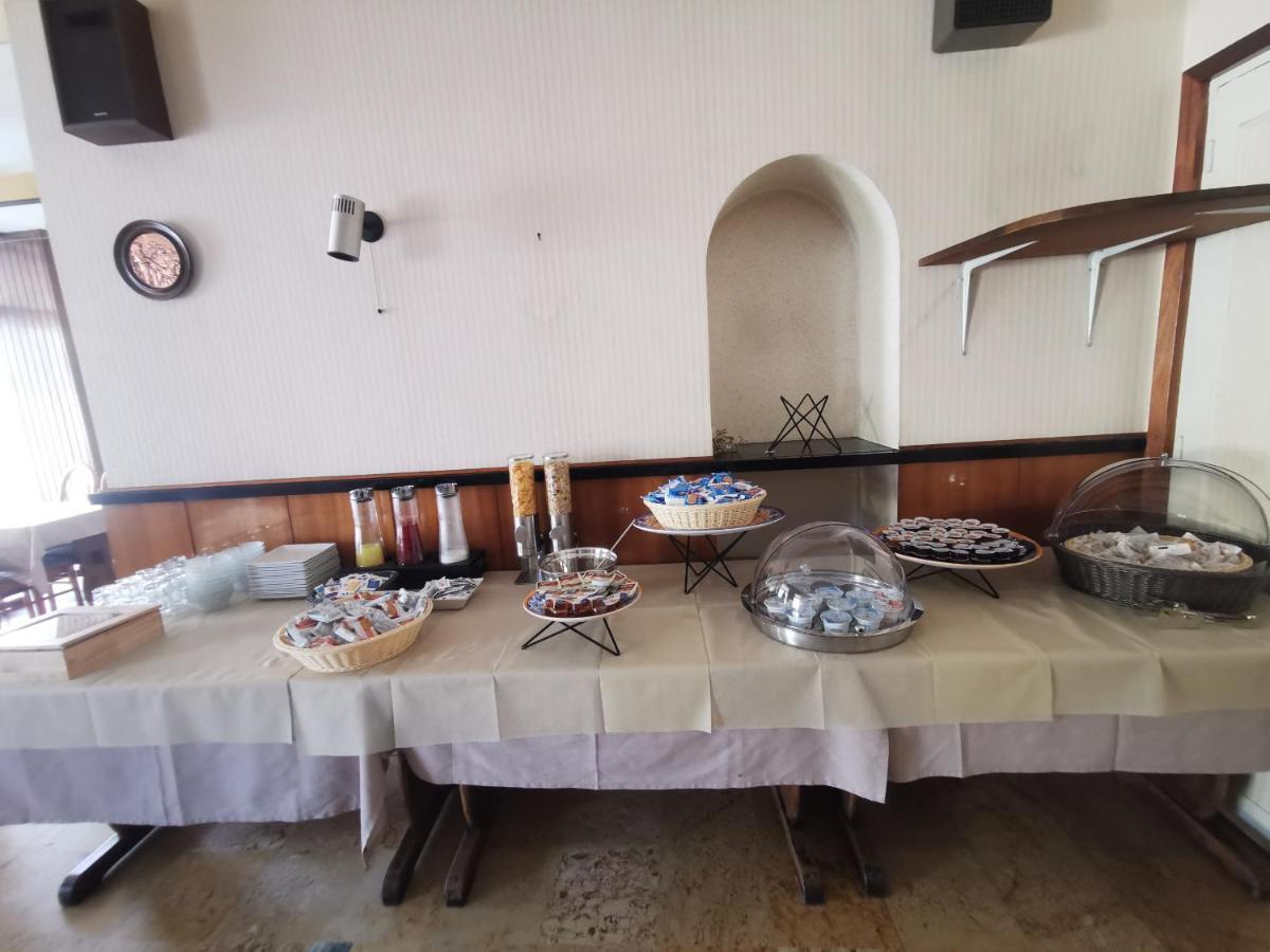 אמבראן Hotel Le Tourisme מראה חיצוני תמונה
