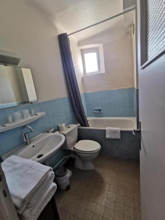 אמבראן Hotel Le Tourisme מראה חיצוני תמונה